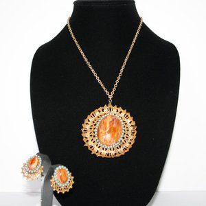 Vintage necklace and earrings set with stone